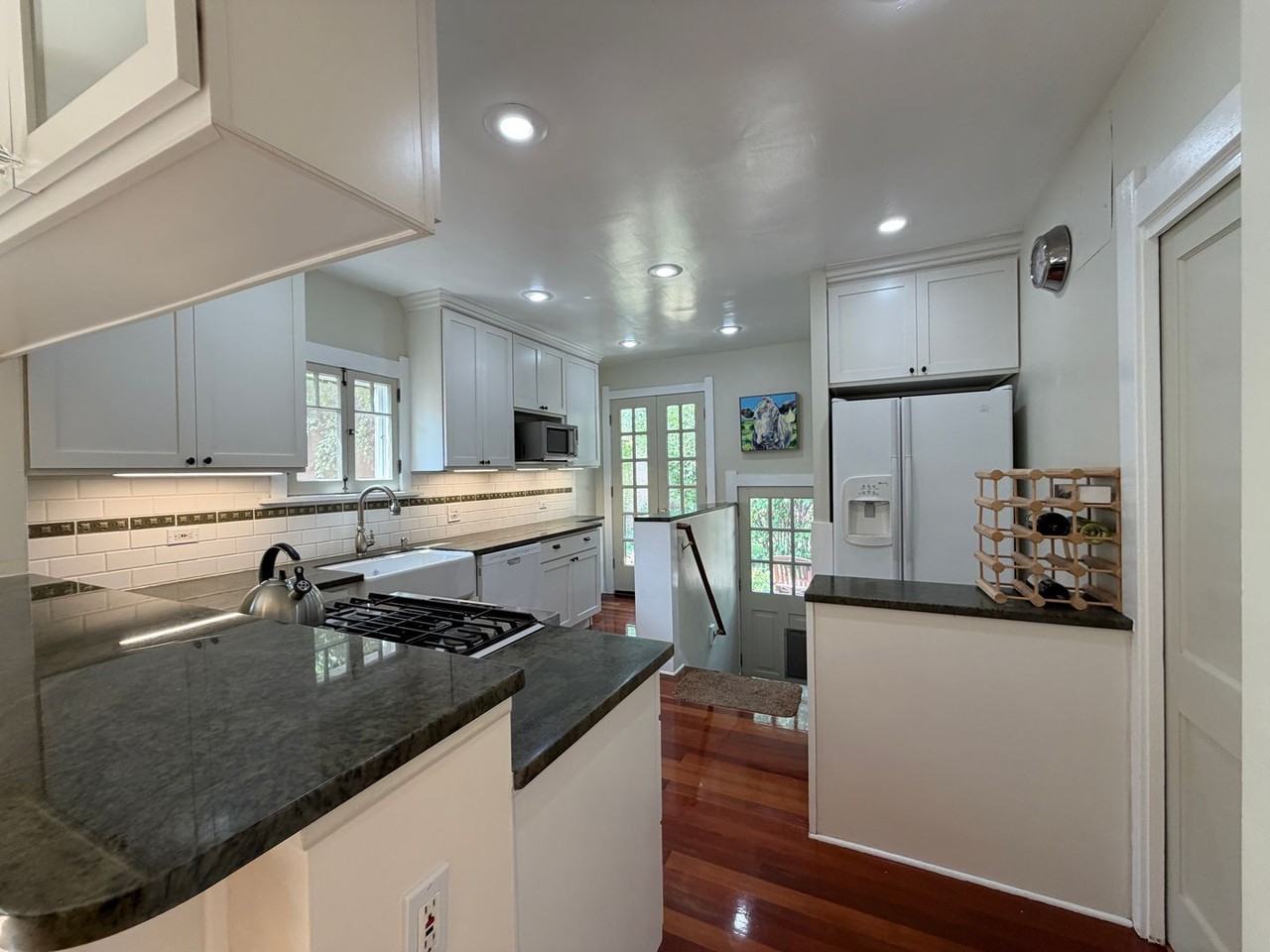 631 Jackson St - Photo 3 of 43