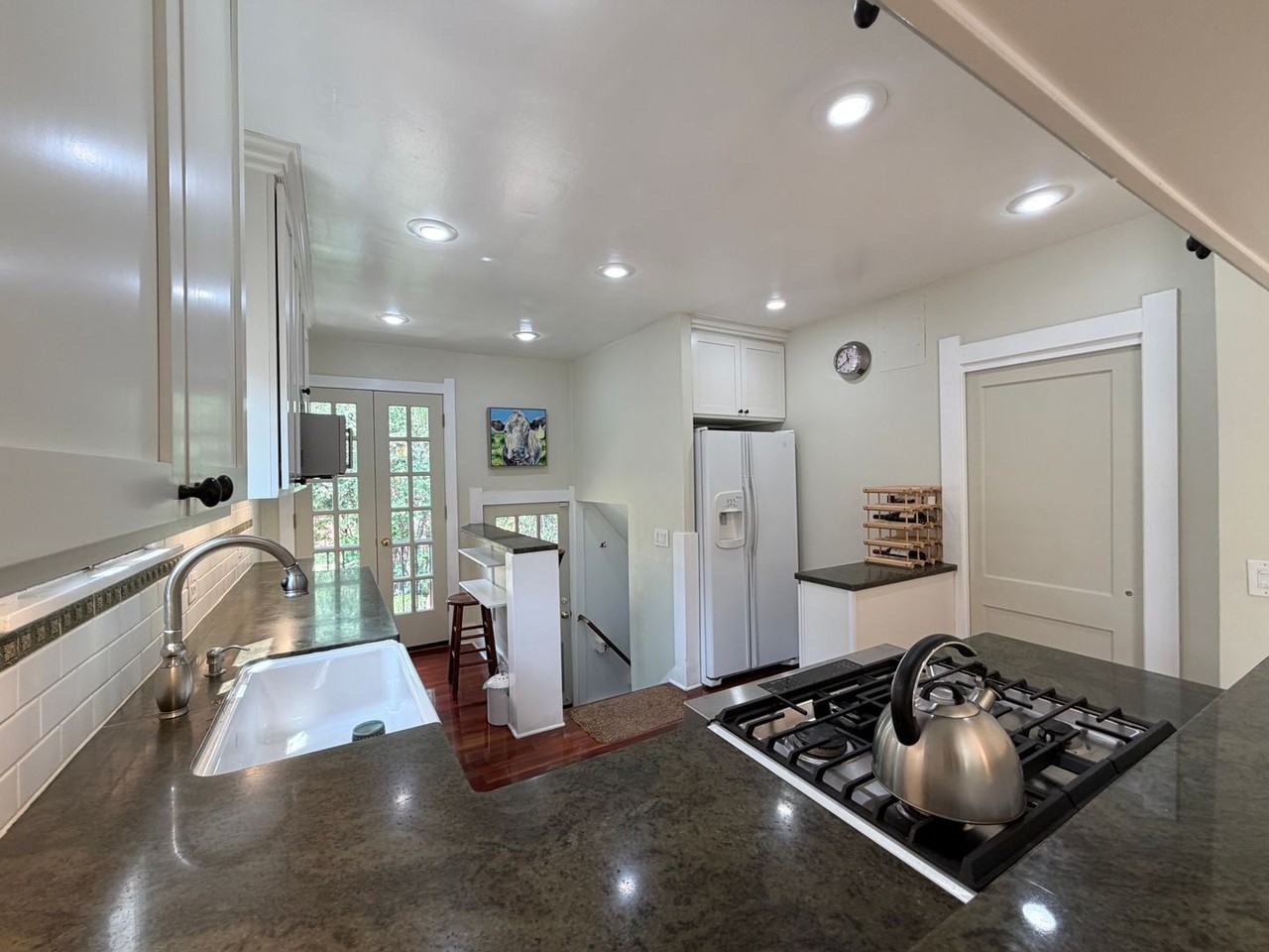 631 Jackson St - Photo 4 of 43