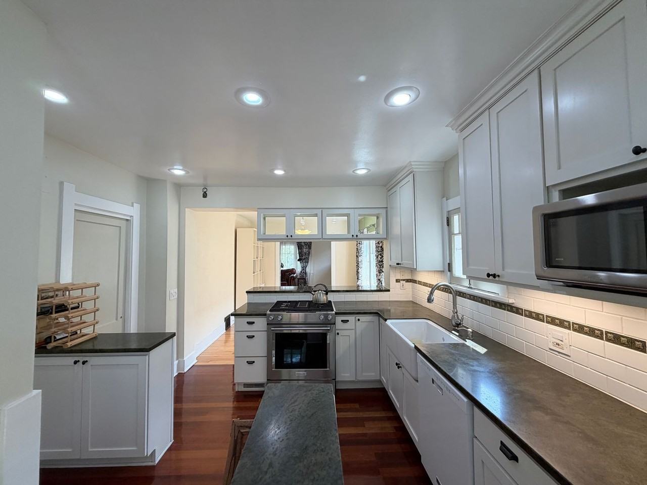 631 Jackson St - Photo 6 of 43