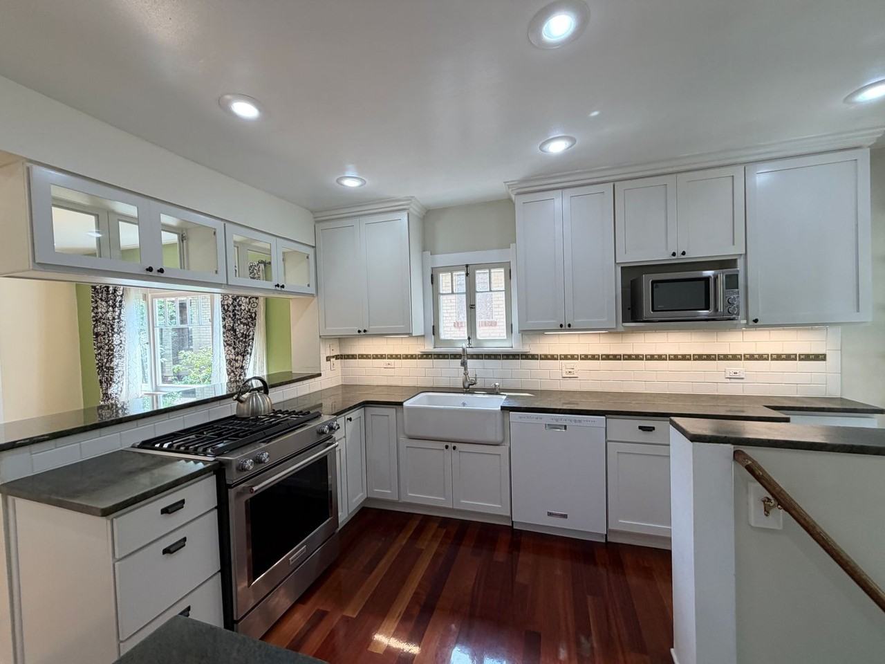 631 Jackson St - Photo 7 of 43