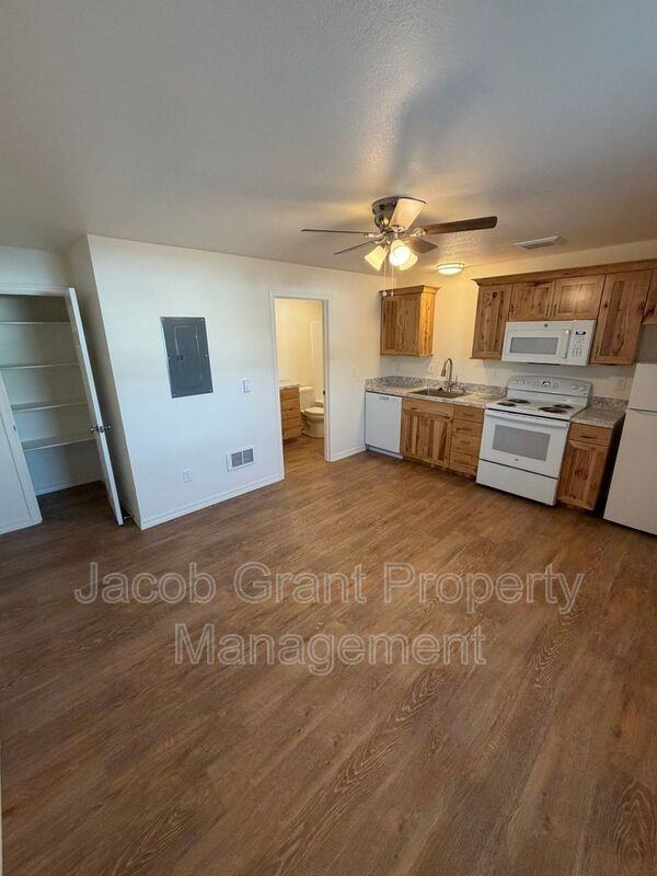 1378 Curlew Dr #137 - Photo 3 of 8
