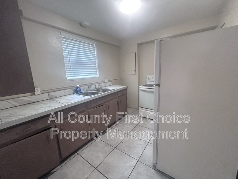 2843 1/2 2nd Ave S - Photo 2 of 10