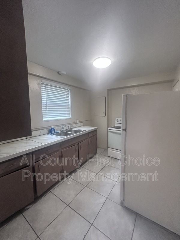 2843 1/2 2nd Ave S - Photo 3 of 10