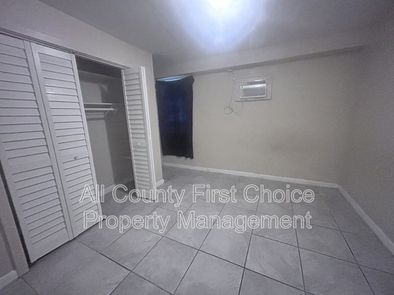 2843 1/2 2nd Ave S - Photo 4 of 10