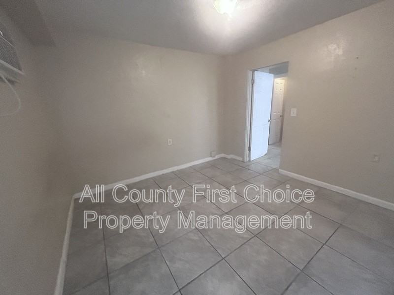 2843 1/2 2nd Ave S - Photo 5 of 10