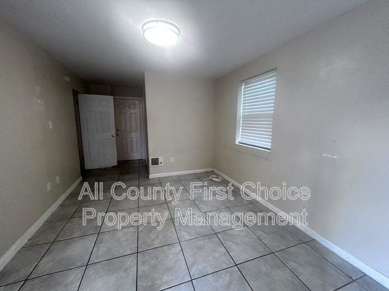 2843 1/2 2nd Ave S - Photo 6 of 10