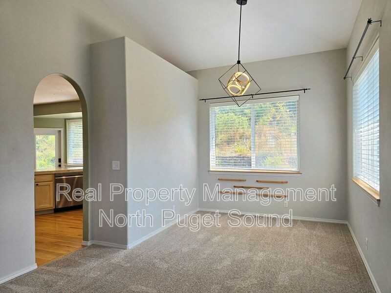 7627 80th Ave Ne - Photo 6 of 32