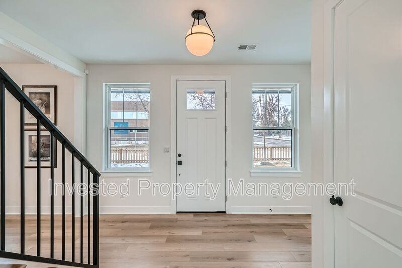 3701 N Steele St - Photo 3 of 28