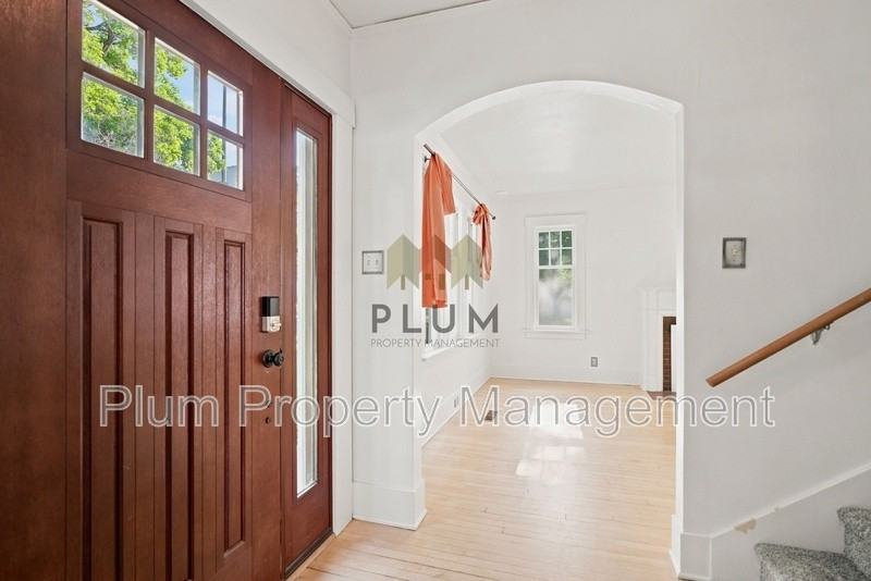 541 E Beckwith Ave - Photo 7 of 25