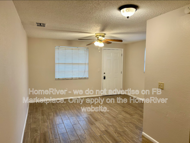 1207 E 108th Ave #A - Photo 3 of 18