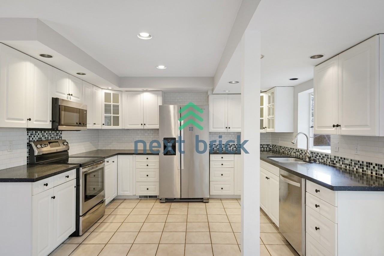 1638 172nd Ave Ne - Photo 4 of 25
