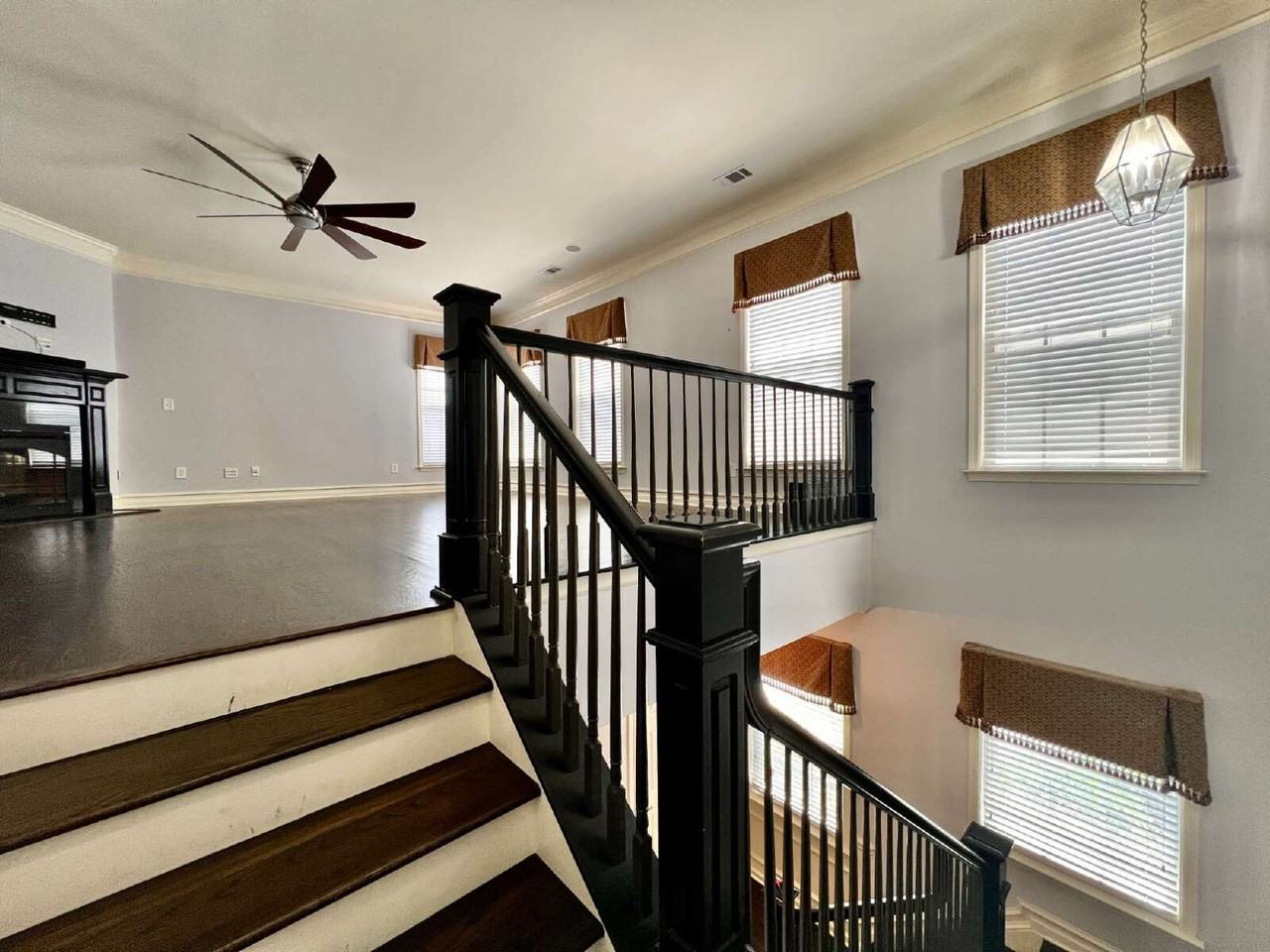 1948 Winpole Ln - Photo 4 of 39