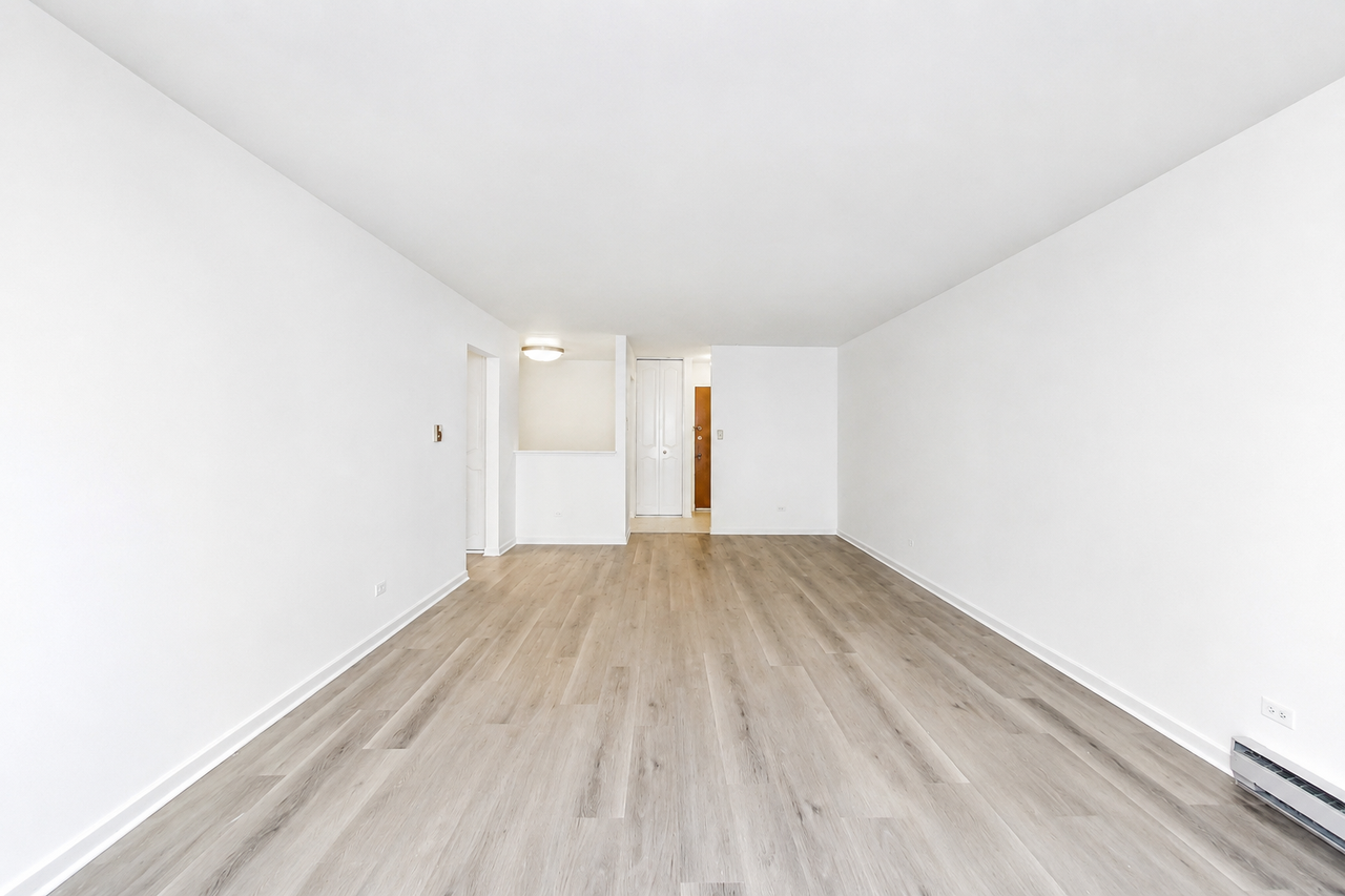 9807 S Karlov Ave #212