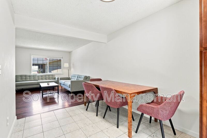 426 Swift St - Photo 5 of 27