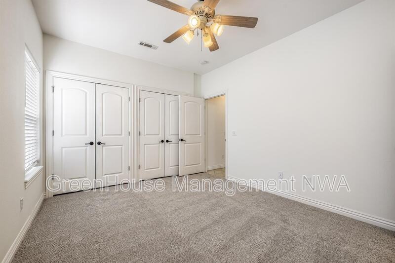 4003 Sw Hawthorne Pl #4003HAW - Photo 3 of 33
