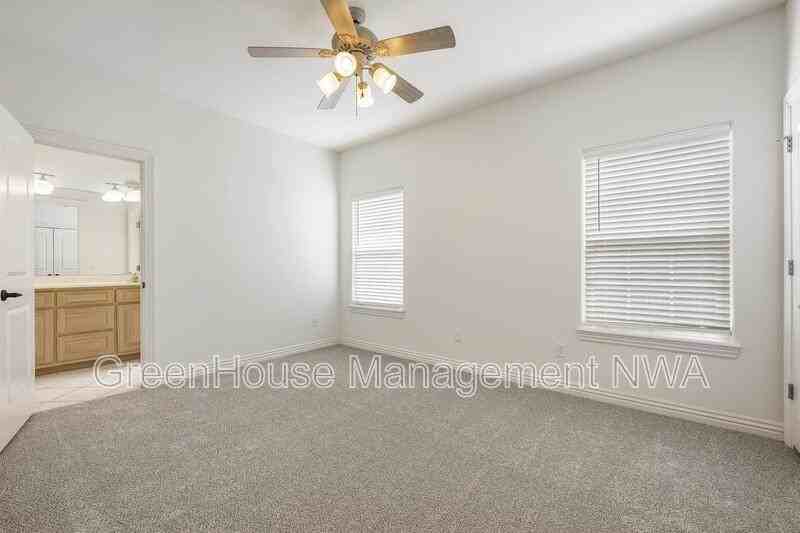 4003 Sw Hawthorne Pl #4003HAW - Photo 4 of 33