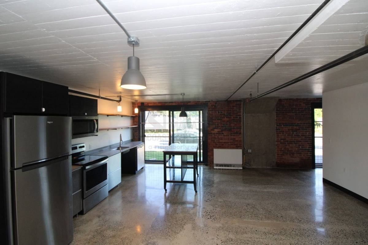 710 Main St 3 E #3 - Photo 2 of 10