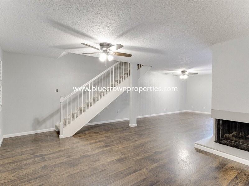 462 Westview Ter - Photo 4 of 29