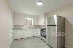 featured image of 1107 W Dogwood St