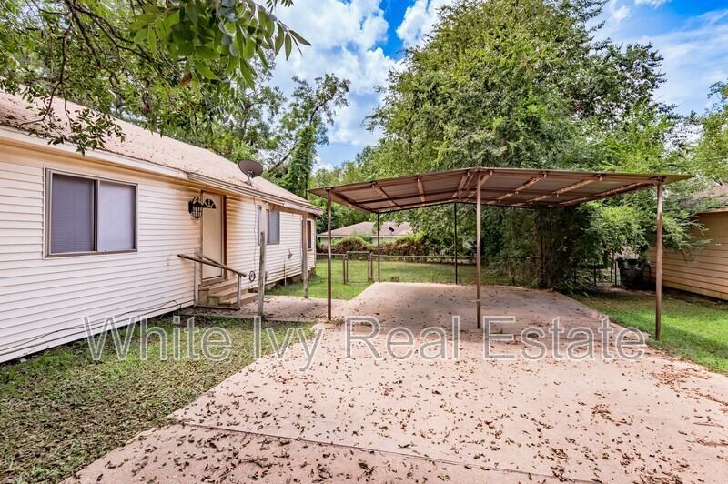 1107 W Dogwood St - Photo 4 of 26
