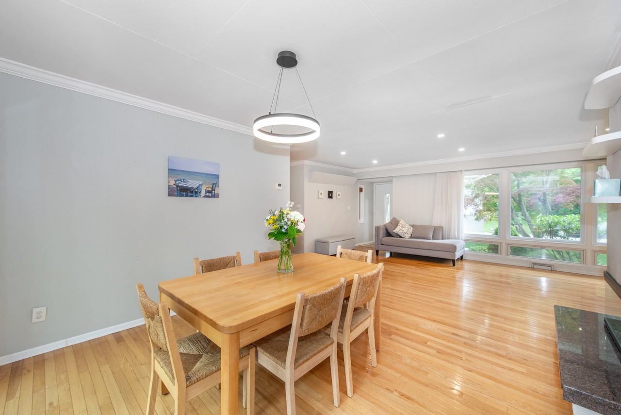 22 Roosevelt Ave - Photo 6 of 22