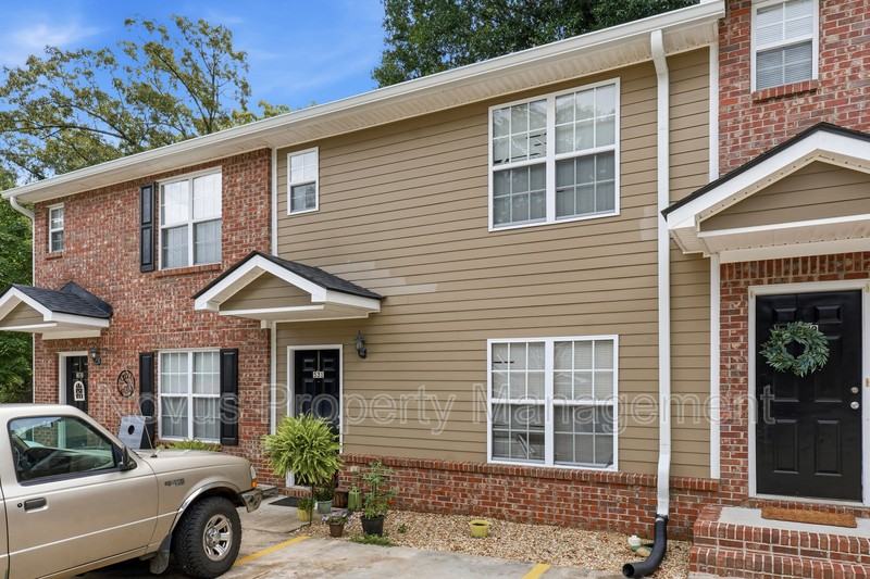 525 Lawson St - Photo 5 of 7