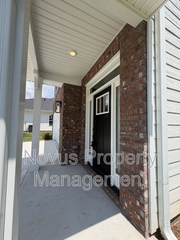 213 Laney Dr - Photo 3 of 35