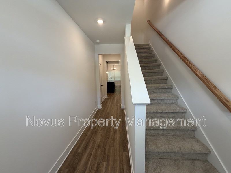 213 Laney Dr - Photo 5 of 35