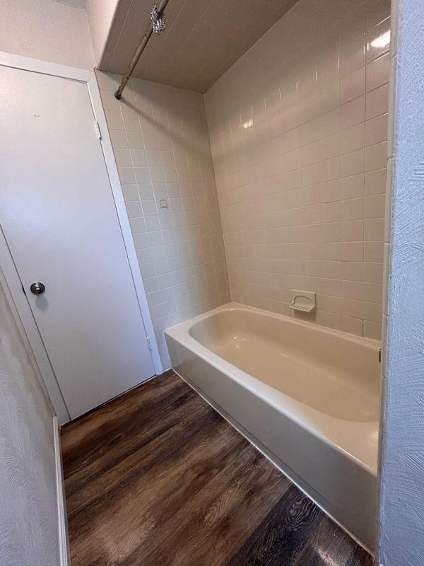504 Nottingham Way - Photo 7 of 16