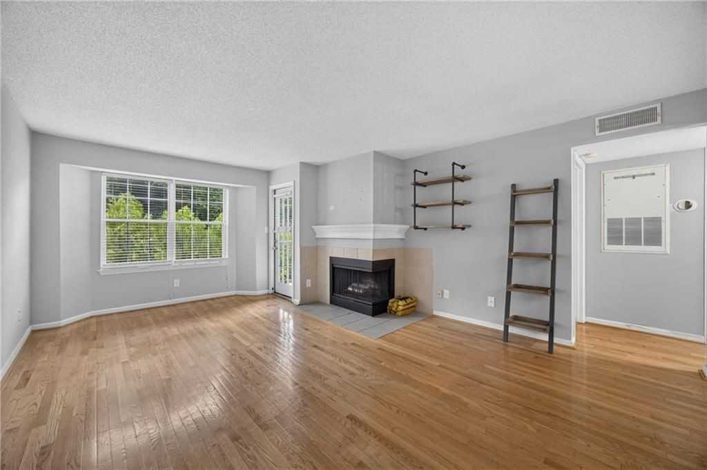 1021 Chastain Park Ct Ne - Photo 3 of 21
