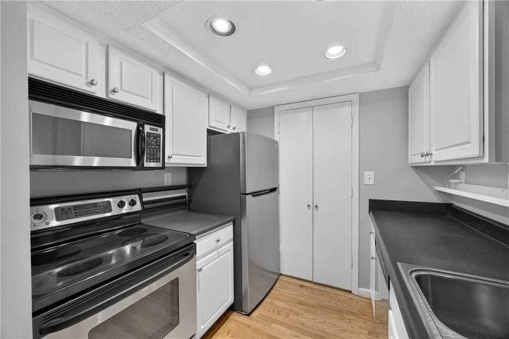 1021 Chastain Park Ct Ne - Photo 6 of 21