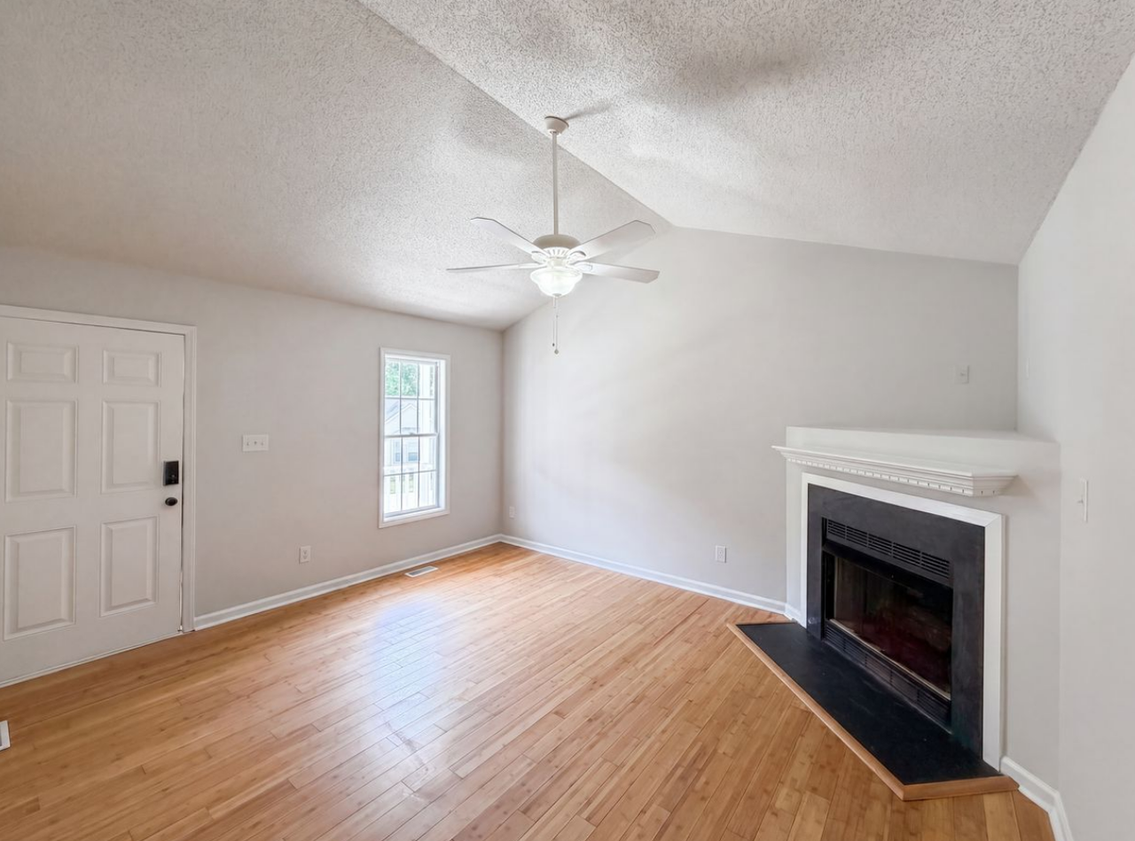1024 Laurel Leaf Rd - Photo 3 of 15