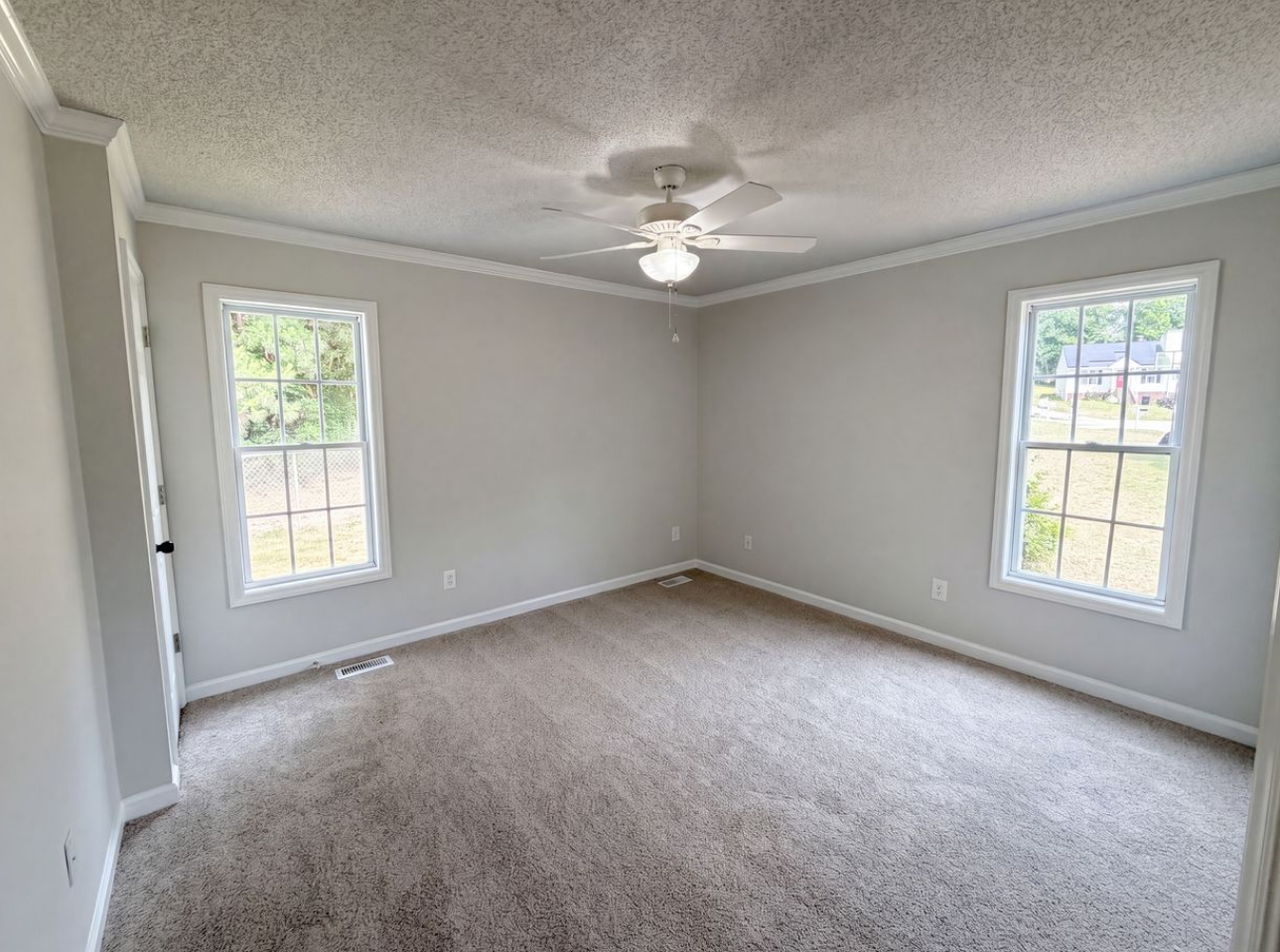 1024 Laurel Leaf Rd - Photo 4 of 15