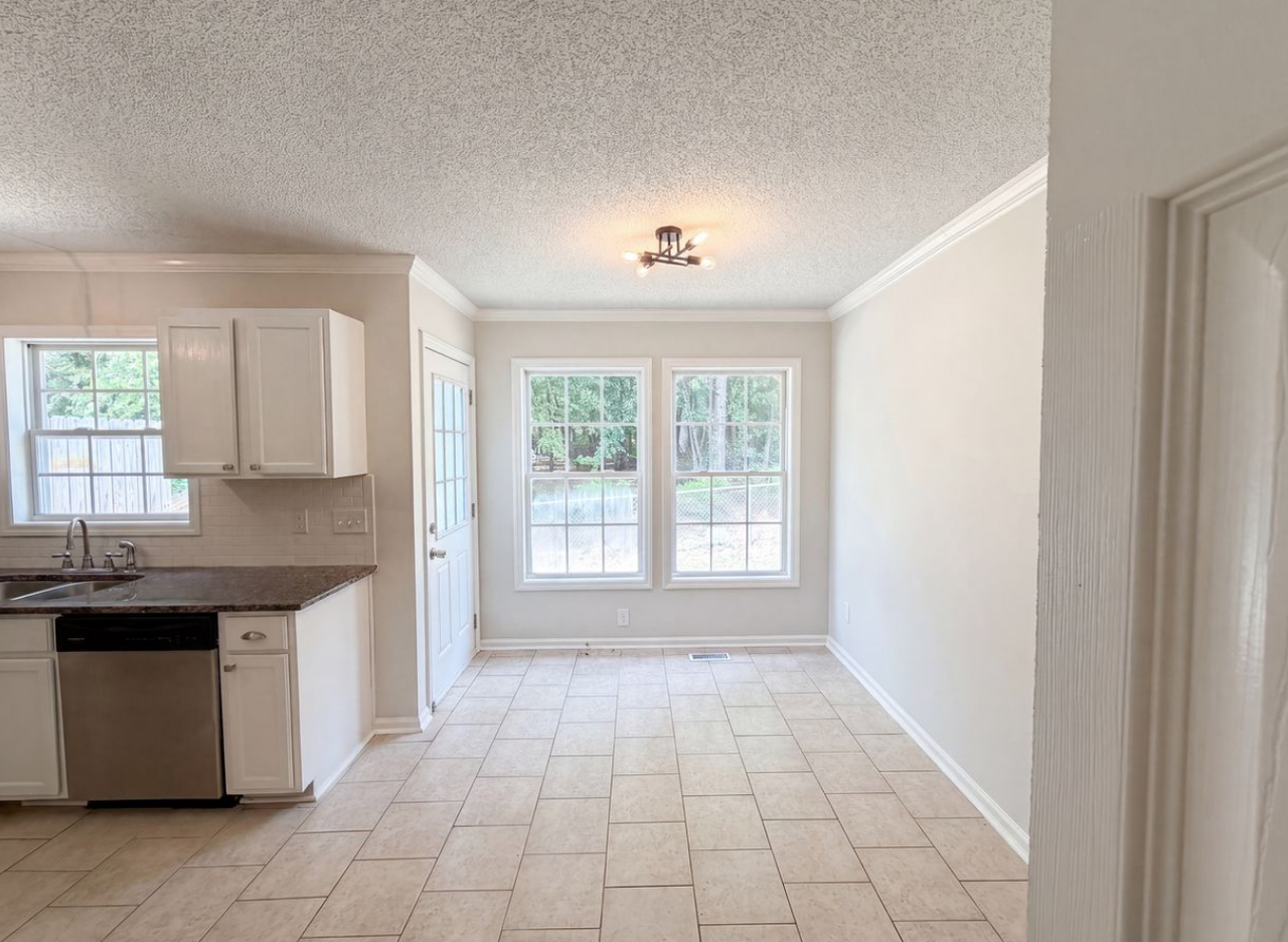 1024 Laurel Leaf Rd - Photo 7 of 15