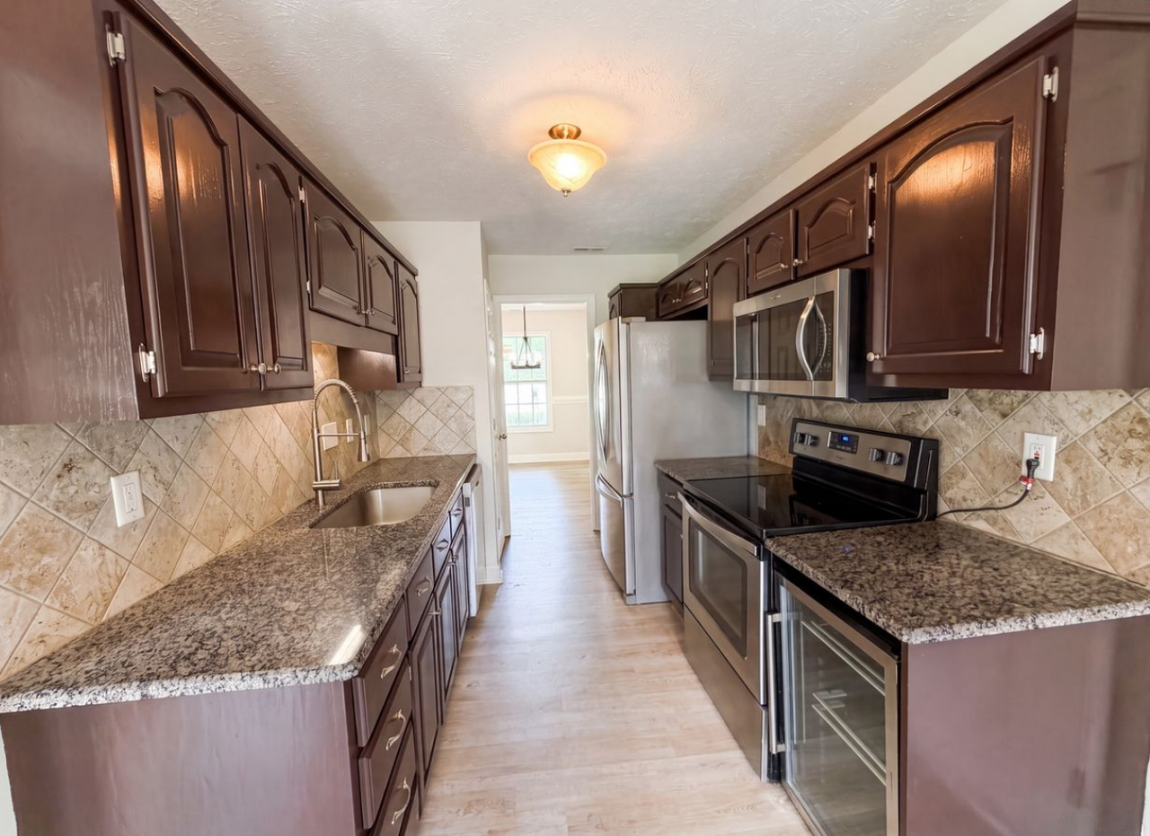 444 Northwoods Dr - Photo 2 of 14
