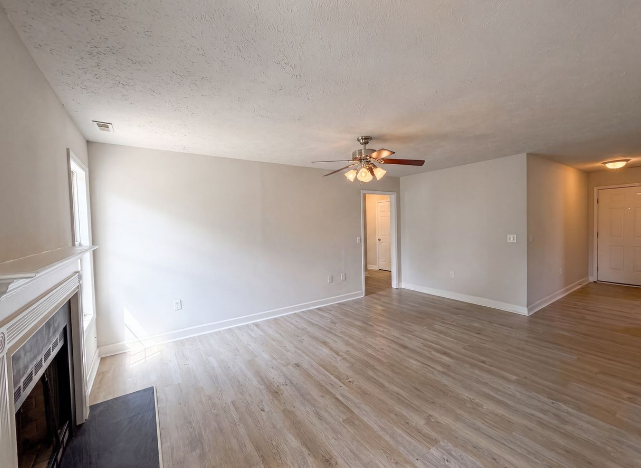 444 Northwoods Dr - Photo 3 of 14