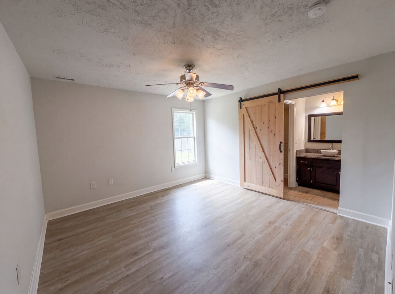 444 Northwoods Dr - Photo 4 of 14
