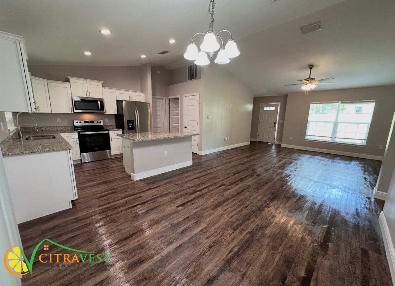 11009 N Adler Dr - Photo 2 of 11