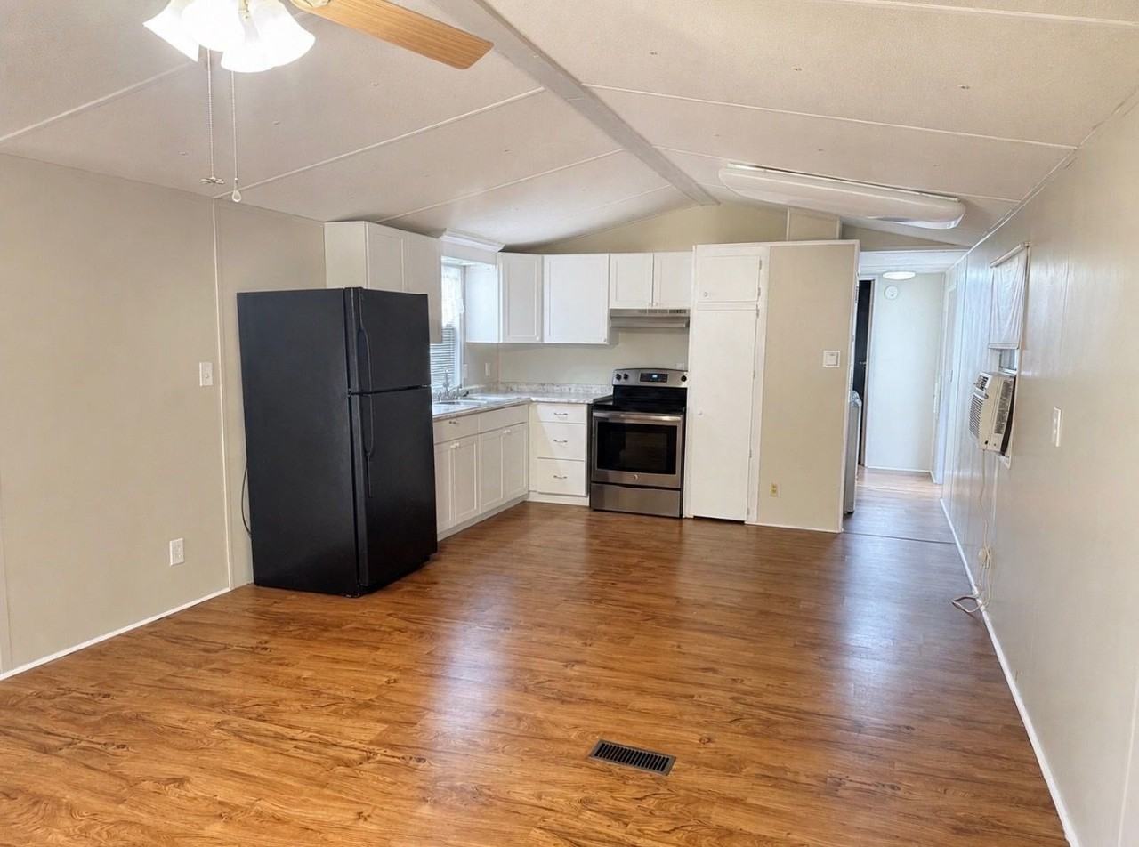 7920 Sunrunner Dr - Photo 2 of 13
