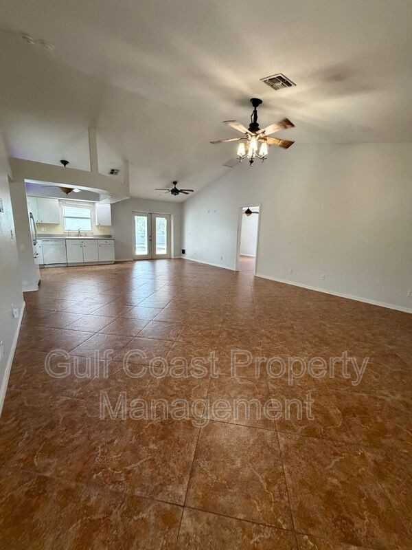 4017 Ne 10th Ave - Photo 3 of 28