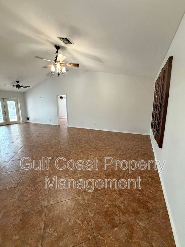 4017 Ne 10th Ave - Photo 4 of 28