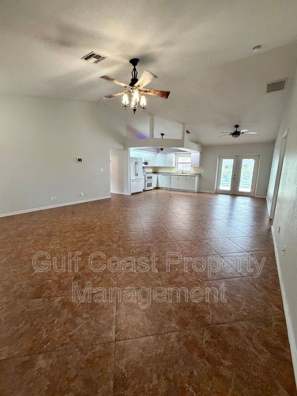 4017 Ne 10th Ave - Photo 5 of 28