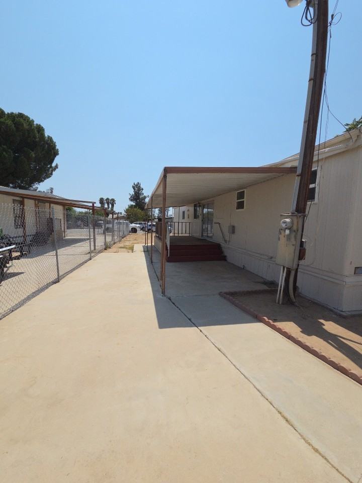 27642 Van Buren Ave - Photo 4 of 37