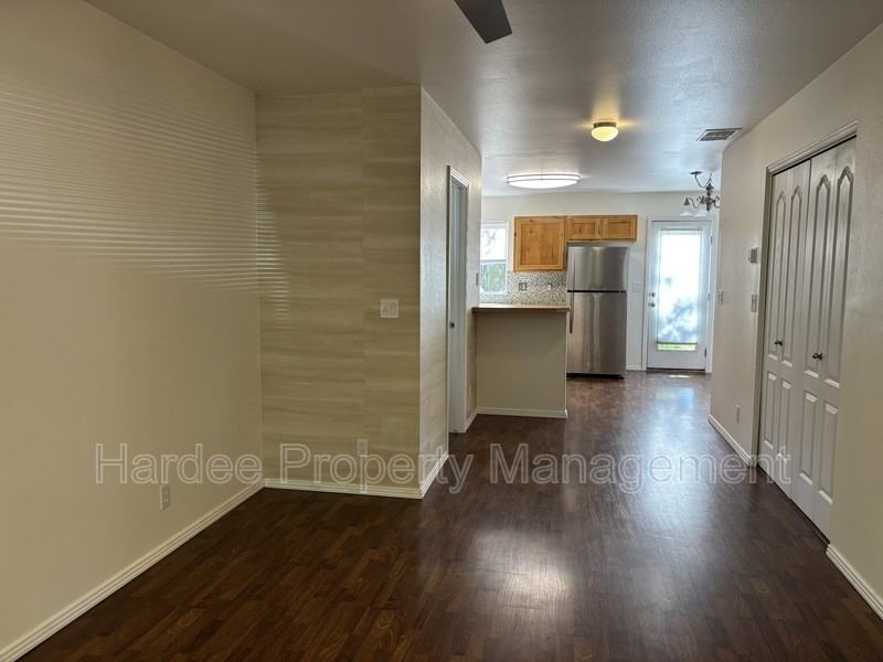 4419 W Freemont St - Photo 6 of 18