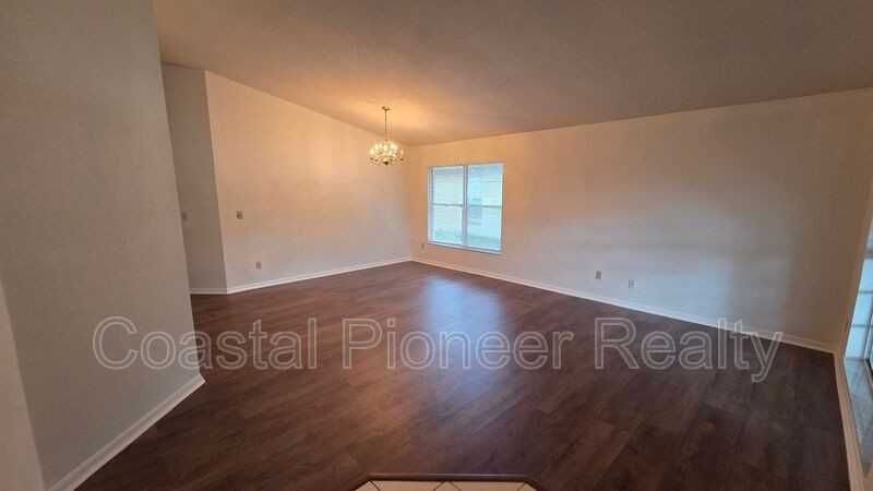 1731 Wakefield Dr - Photo 3 of 35
