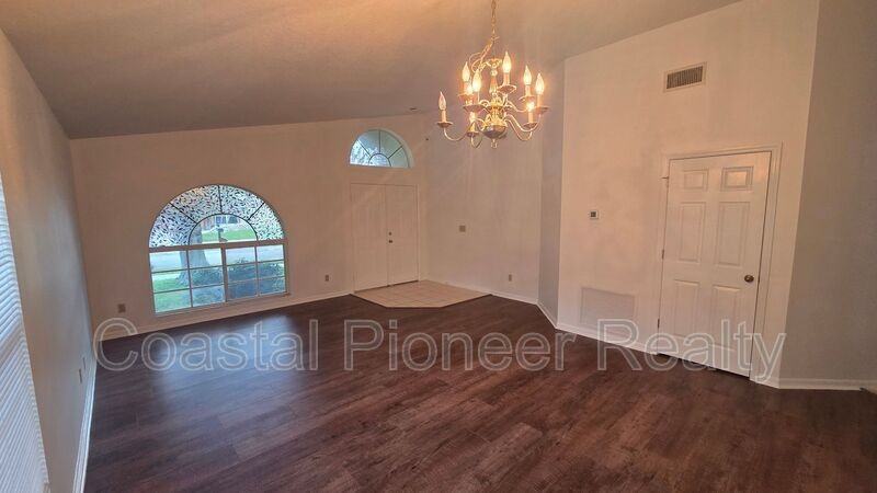 1731 Wakefield Dr - Photo 6 of 35