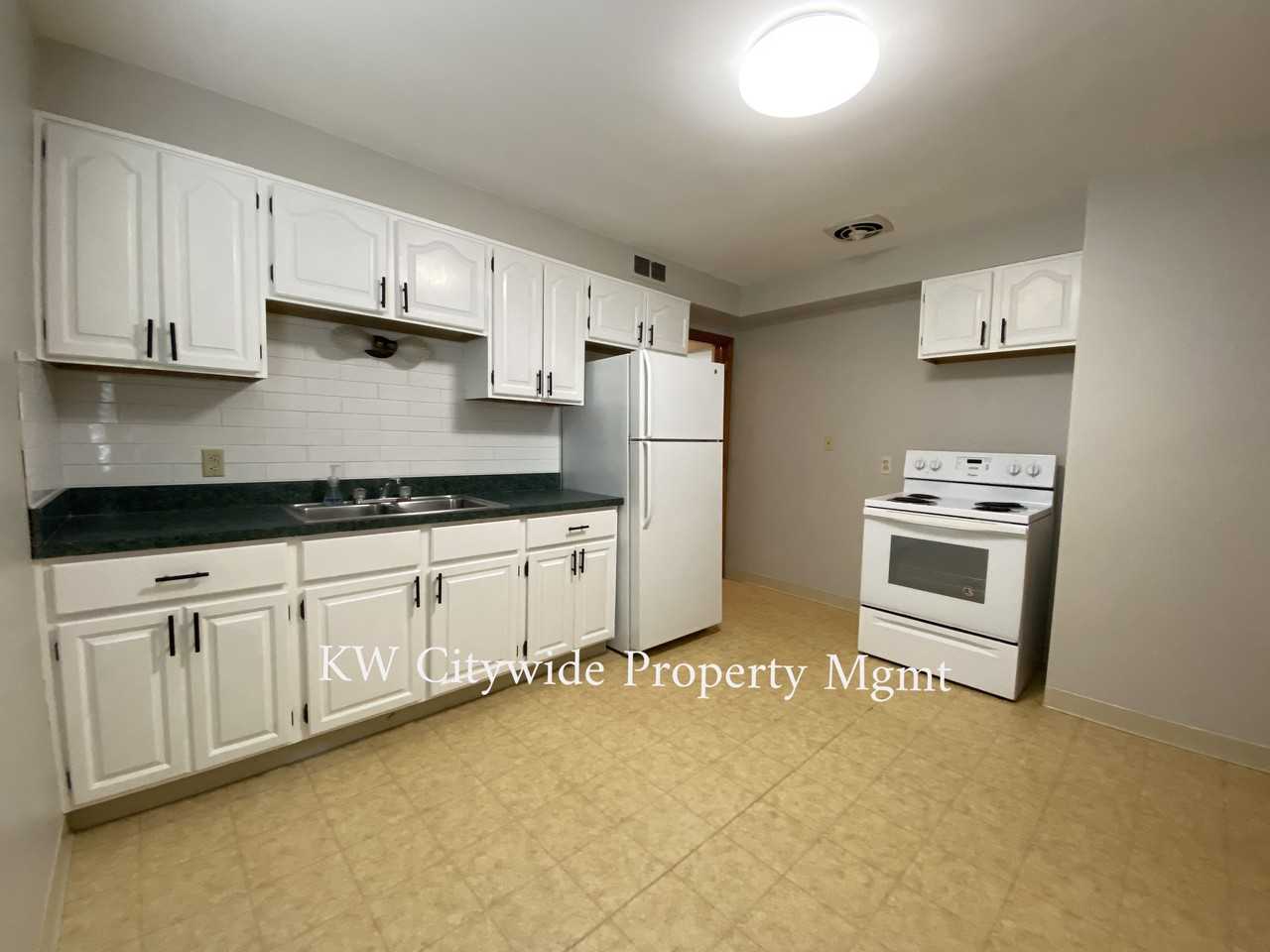2364 Westmoor Rd - Photo 3 of 10