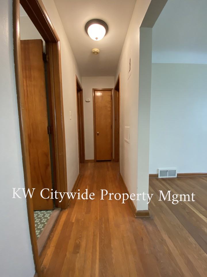 2364 Westmoor Rd - Photo 6 of 10