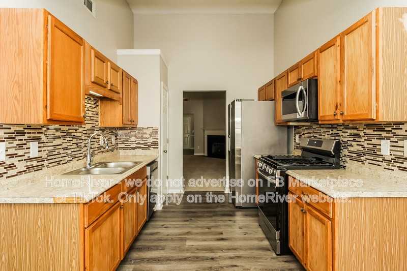 5021 Serenity Point Ln - Photo 4 of 19