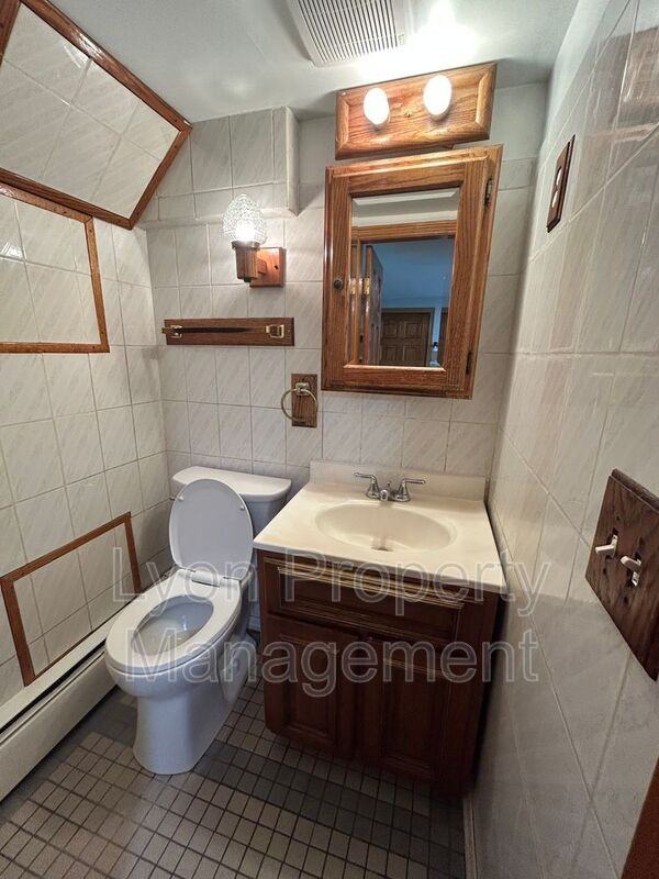 1 Carter Ave #6 - Photo 5 of 9